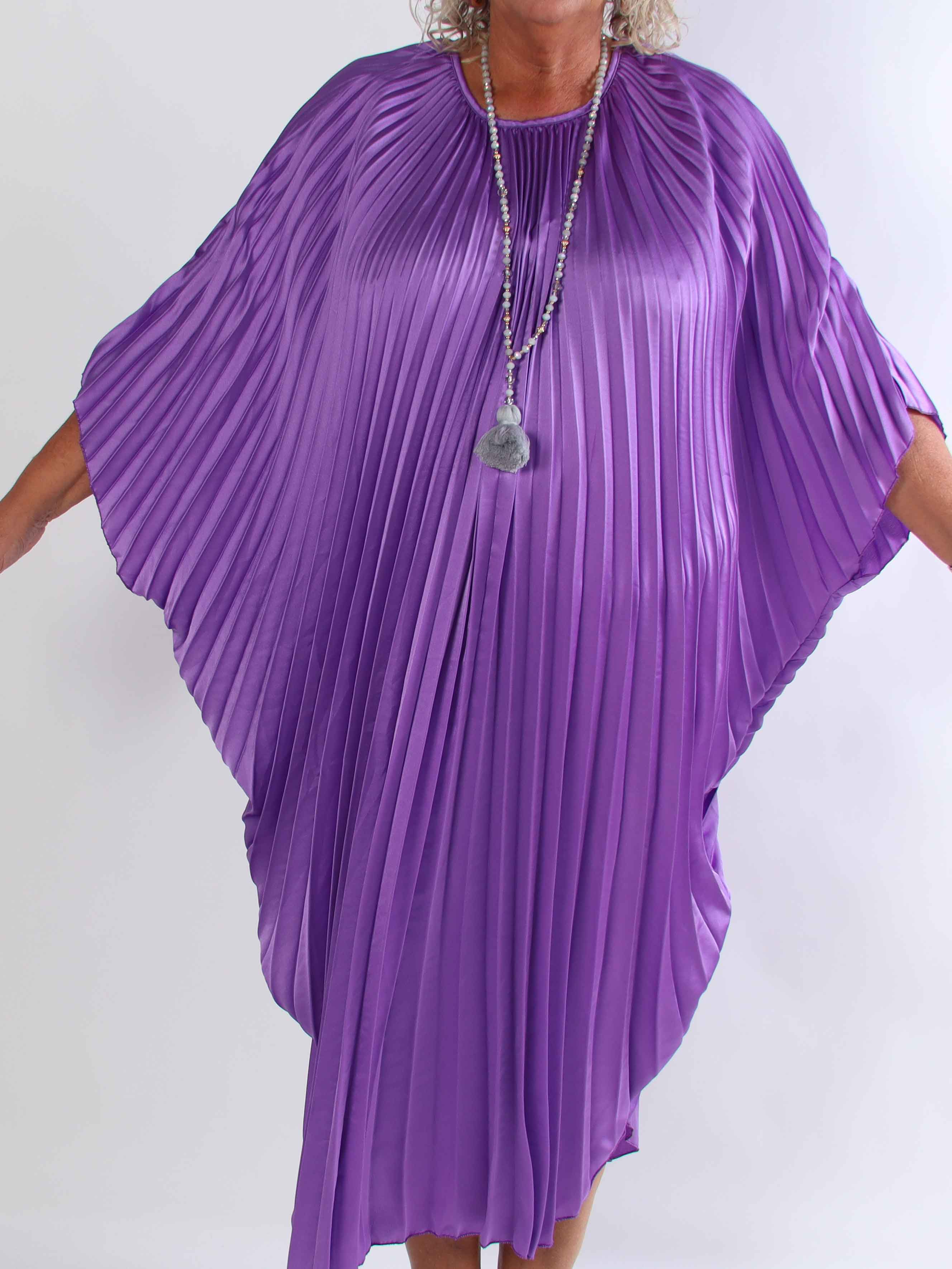 Evita - Elegant plus size tunikakjole i smukt plisseret stof